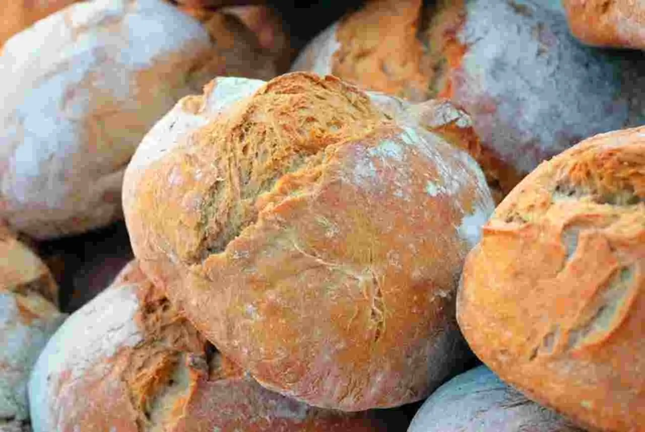 Mangiare pane di sera: cosa può accadere Immagine selezionata