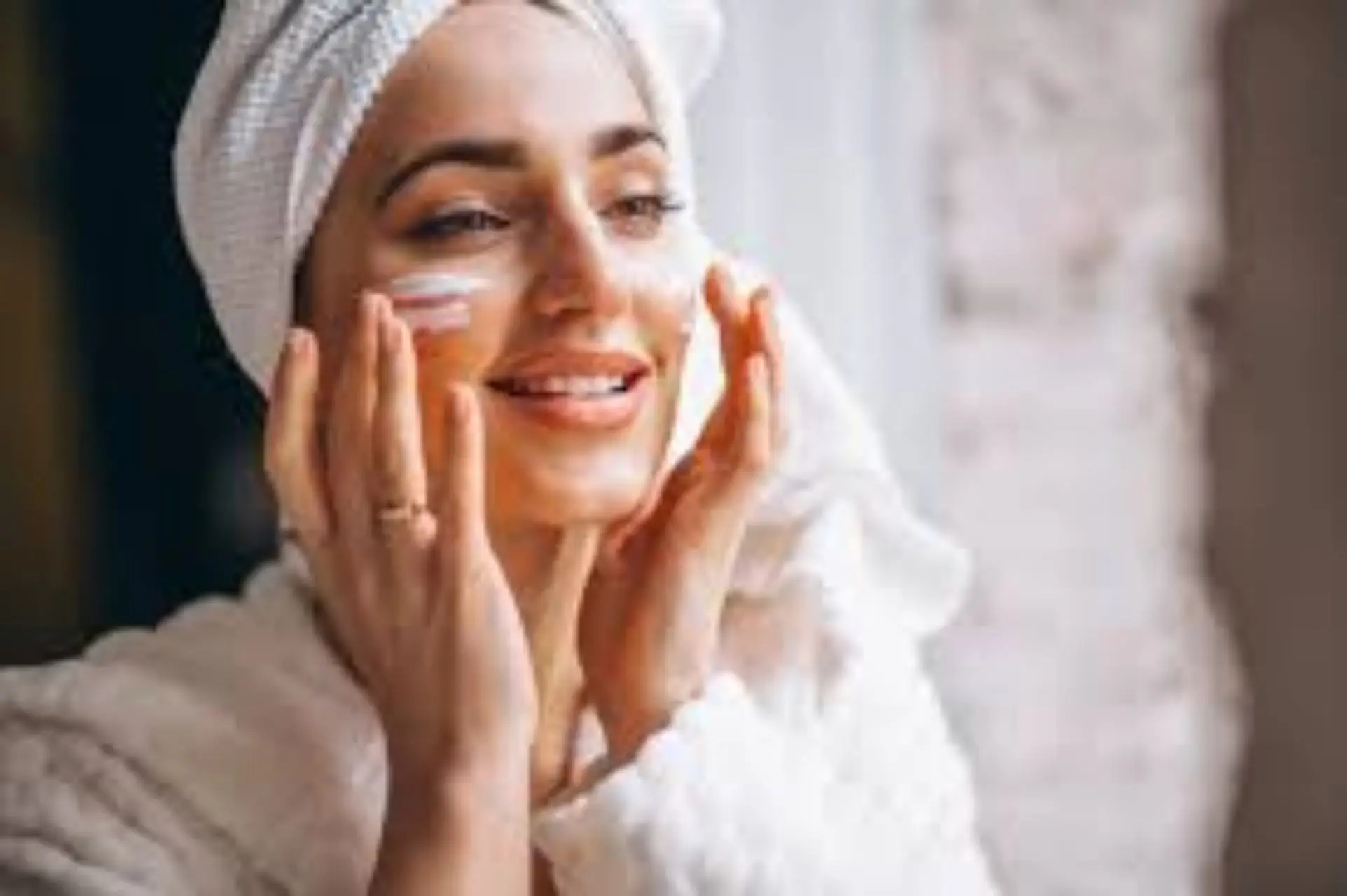 Il miglior siero antietà per contrastare la perdita di collagene: ecco la parola di farmacista