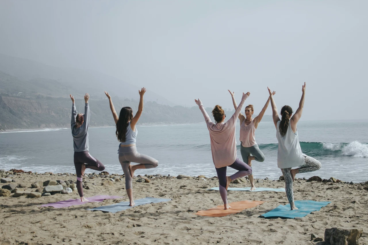 Dolore alle ginocchia? Lo yoga funziona quanto la palestra: ecco la ricerca che cambia tutto Immagine selezionata