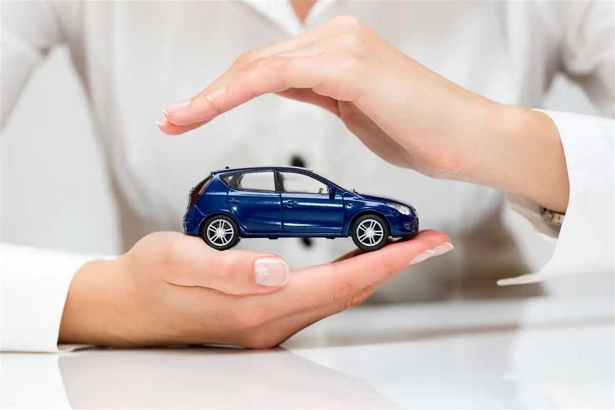 Hai un’auto a benzina o diesel più vecchia di tre anni? Ecco cosa devi cambiare subito Immagine selezionata
