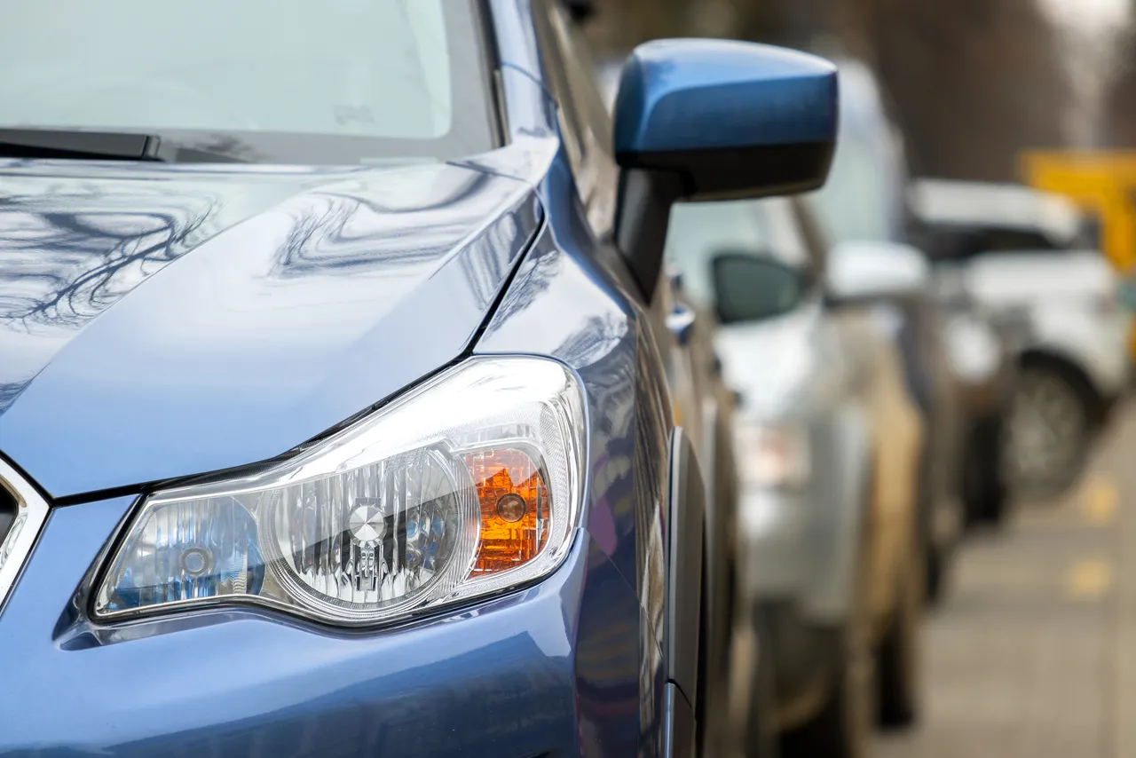 Hai un’auto a benzina o diesel più vecchia di tre anni? Ecco cosa devi cambiare subito Immagine selezionata
