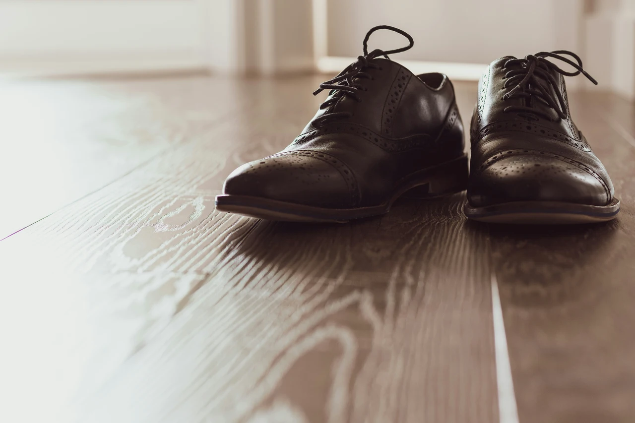 I quattro errori fatali che commetti con le scarpe: i podologi avvertono, smetti subito! Immagine selezionata