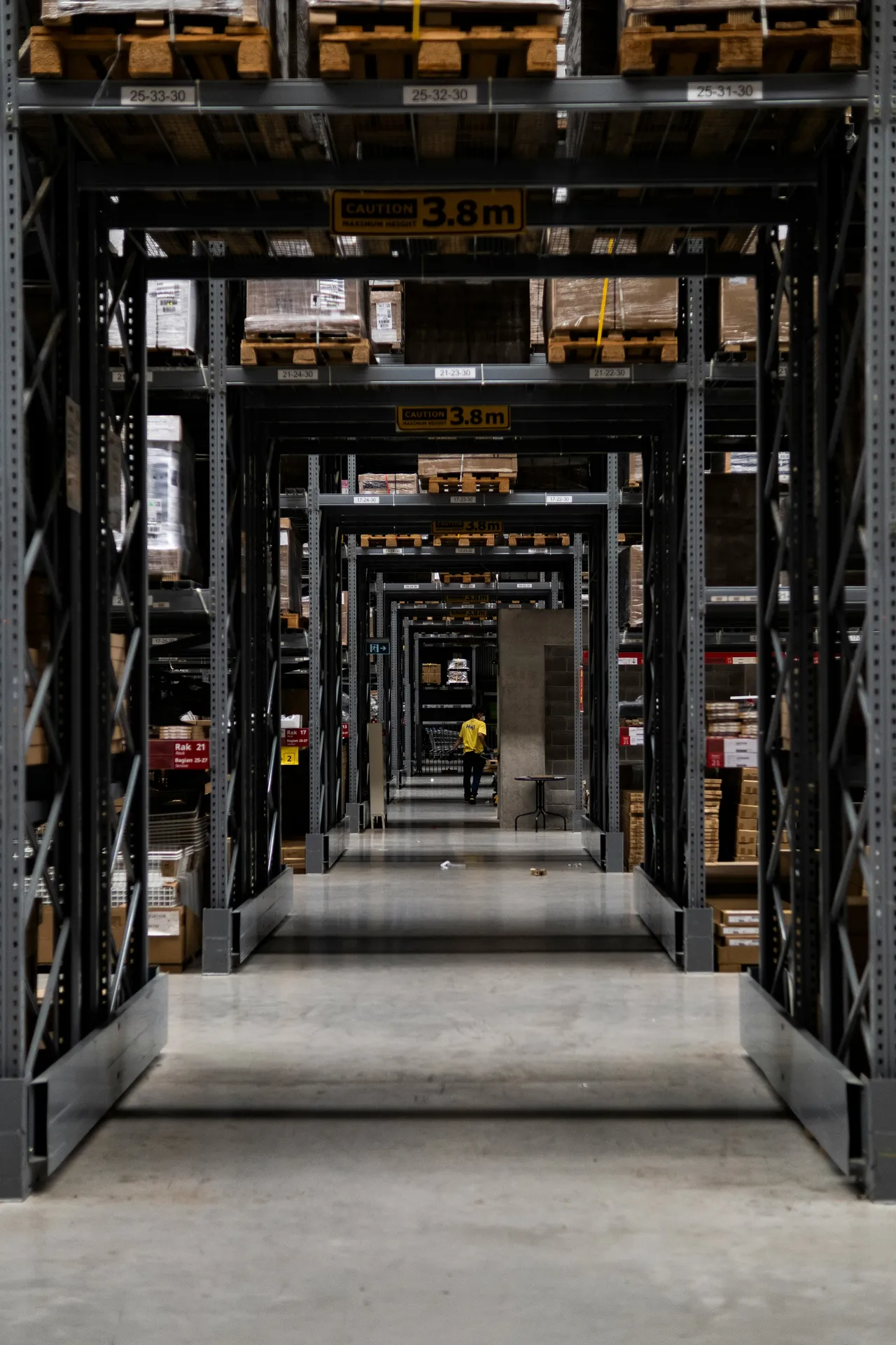 Cosa succede davvero nei negozi Ikea? Ecco la verità che nessuno ti dice Immagine selezionata