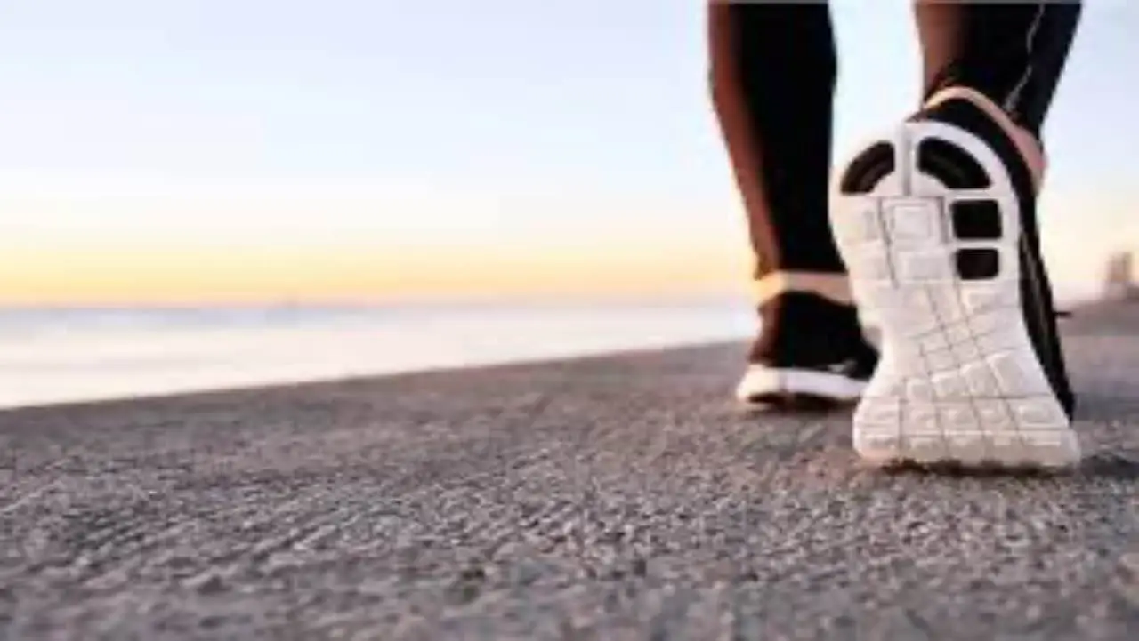 Togliersi le scarpe in casa: il segreto insospettabile per una salute di ferro! Immagine selezionata