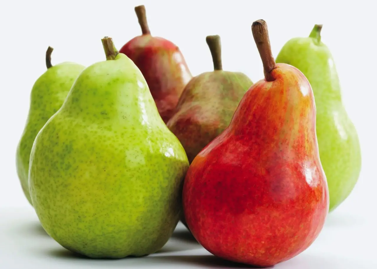 Mangiare pere a stomaco vuoto: ecco i benefici nascosti