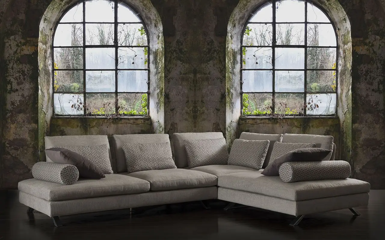 Poco spazio in casa? Il trucco geniale dell’architetto per far sembrare il soggiorno più grande Immagine selezionata