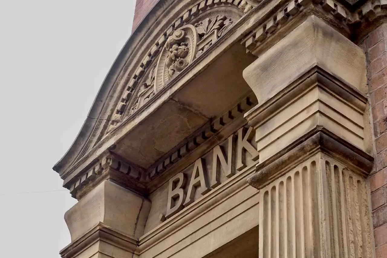 Banche in fermento: arriva la fusione che cambierà il tuo conto corrente è ufficiale Immagine selezionata