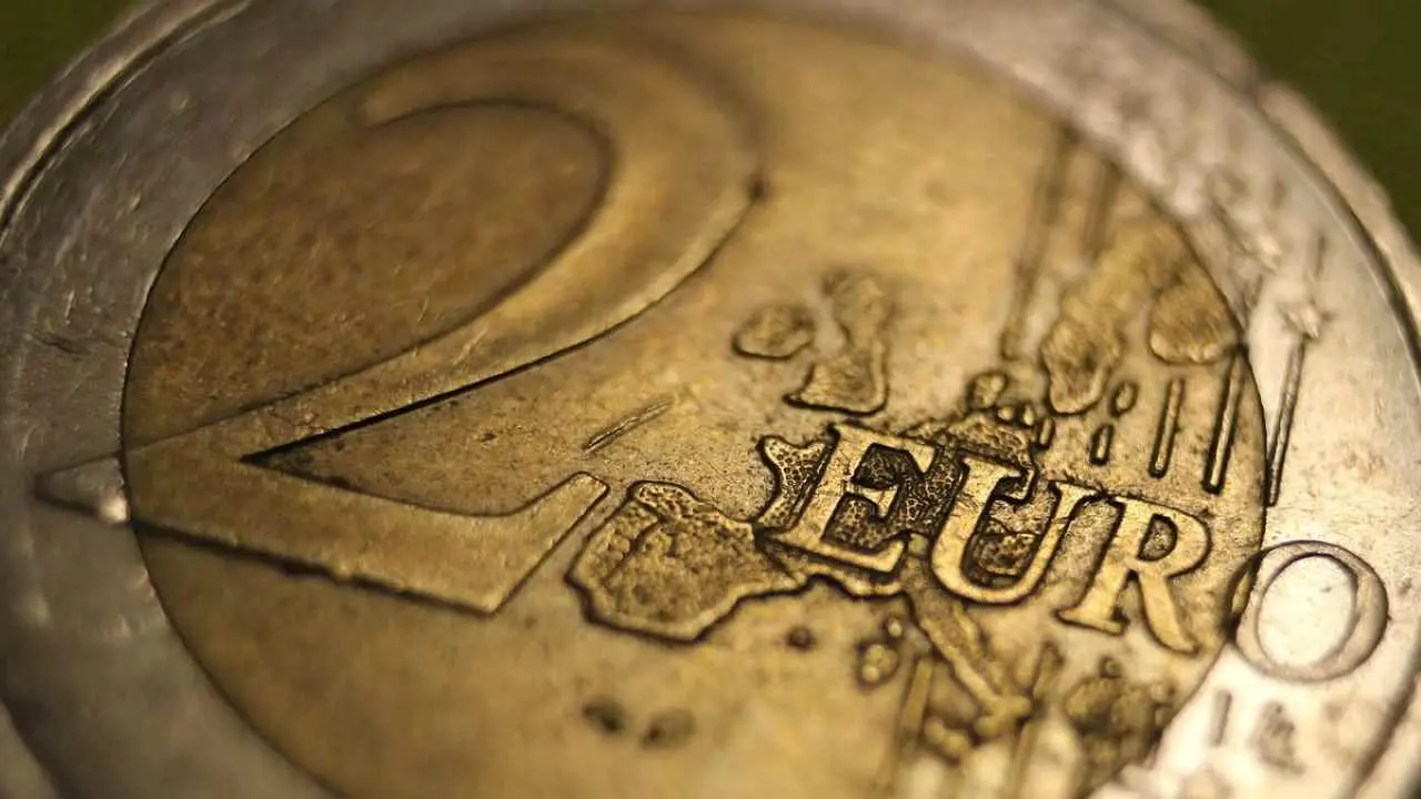 2 euro rari valgono più delle banconote: ecco come riconoscerli e rivenderli