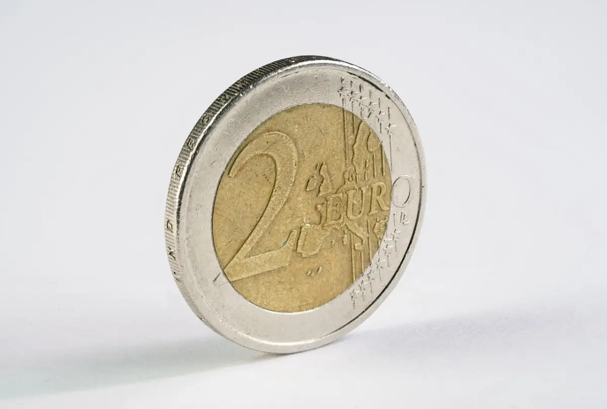 2 euro rari valgono più delle banconote: ecco come riconoscerli e rivenderli Immagine selezionata